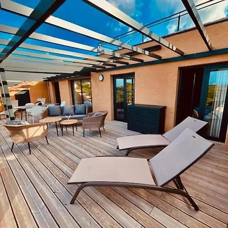 Luxueux T4 De 100m2 Avec Roof Top, Piscine Et *