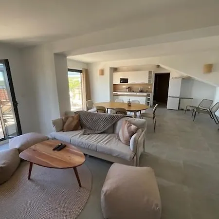 Luxueux T4 De 100m2 Avec Roof Top, Piscine Et Apartmán *