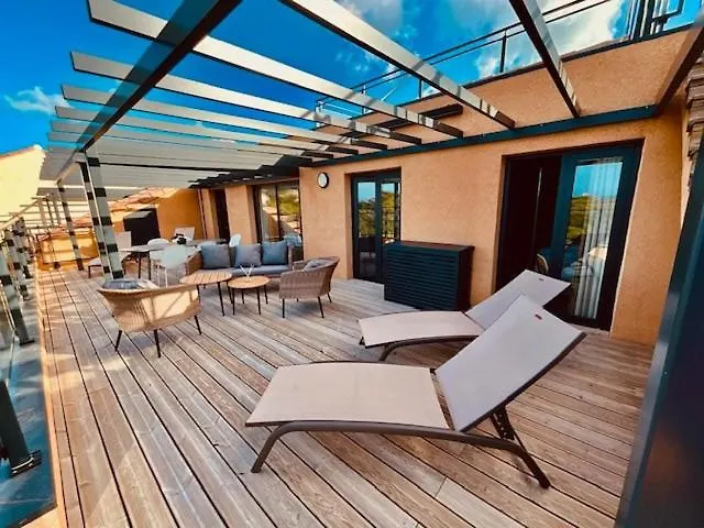 Luxueux T4 De 100m2 Avec Roof Top, Piscine Et *